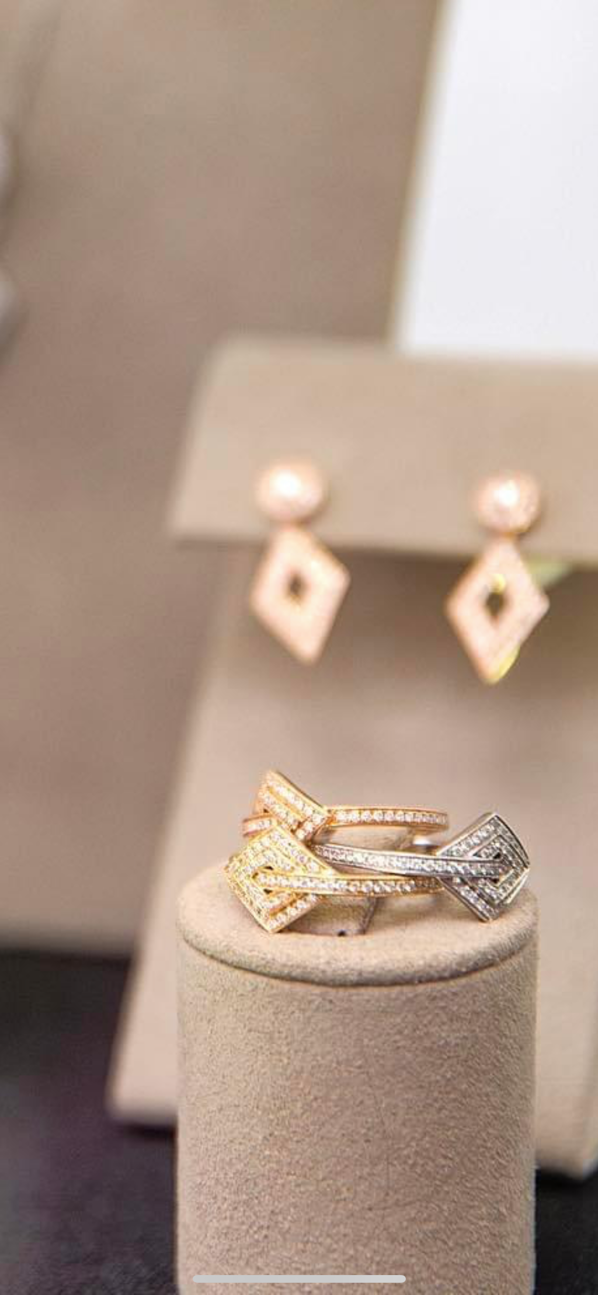 GARRARD GOLD DIAMOND RING