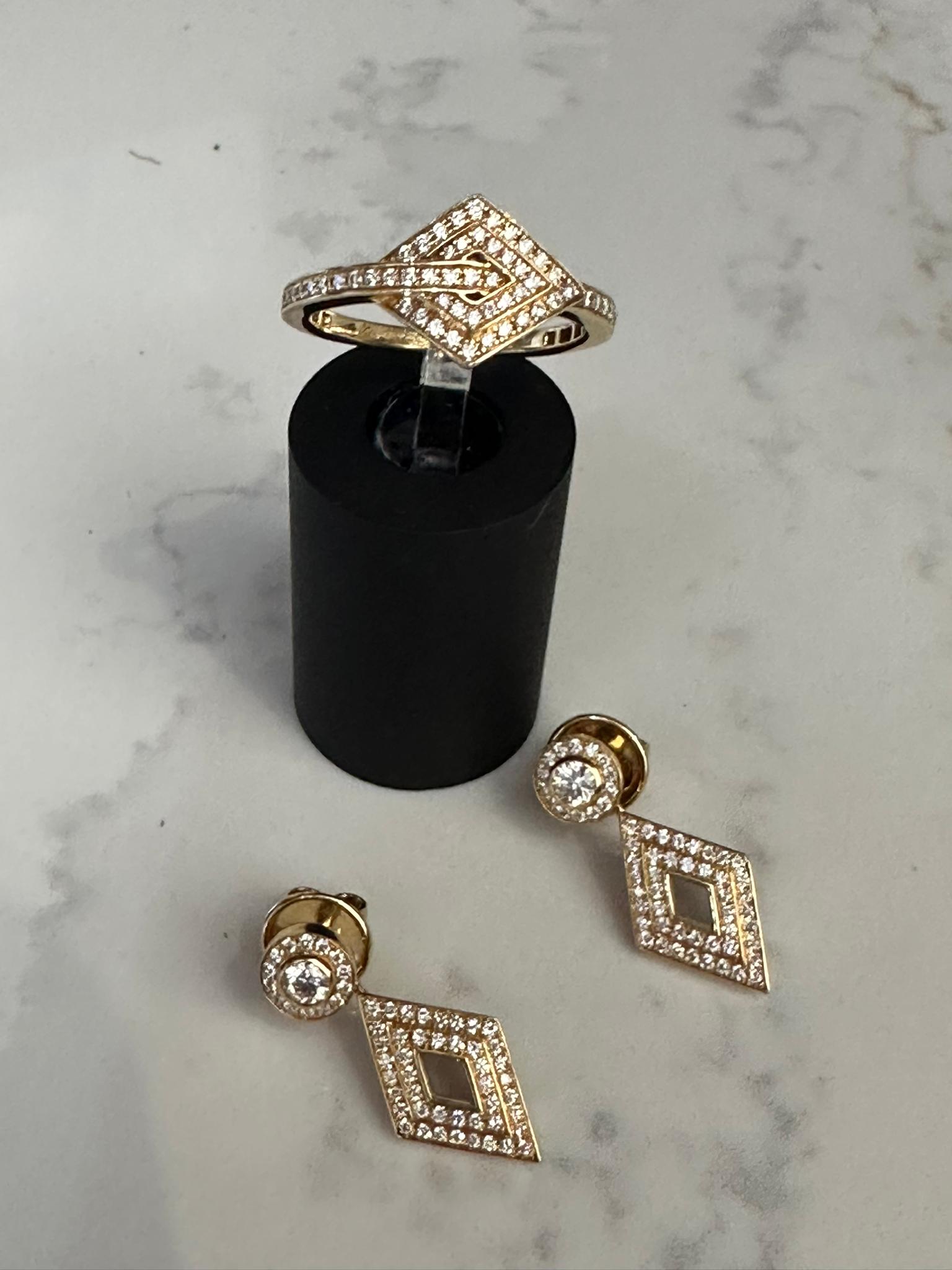 Garrett Ring GARRARD GOLD DIAMOND RING – 381 Jewels